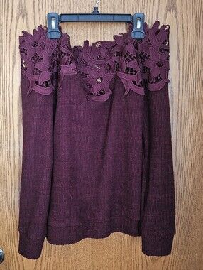 Buckle Black Off-Shoulder Lace Trim Sweater in Wine